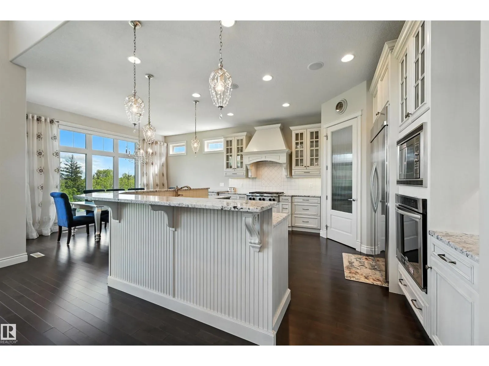 631 HOWATT DR SW