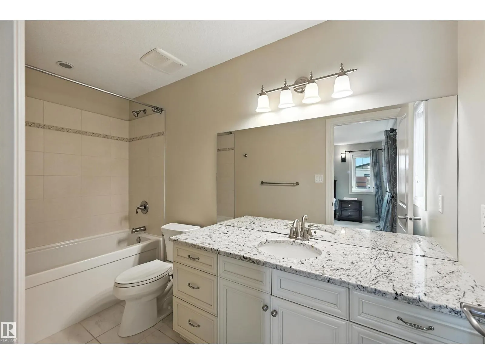 631 HOWATT DR SW