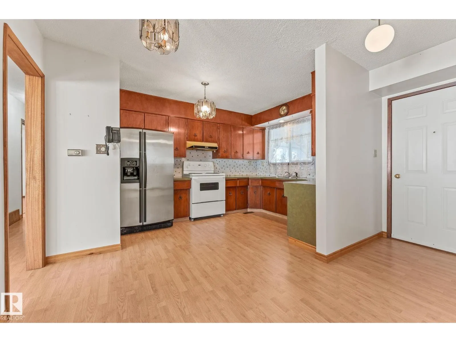 13820 86 ST NW