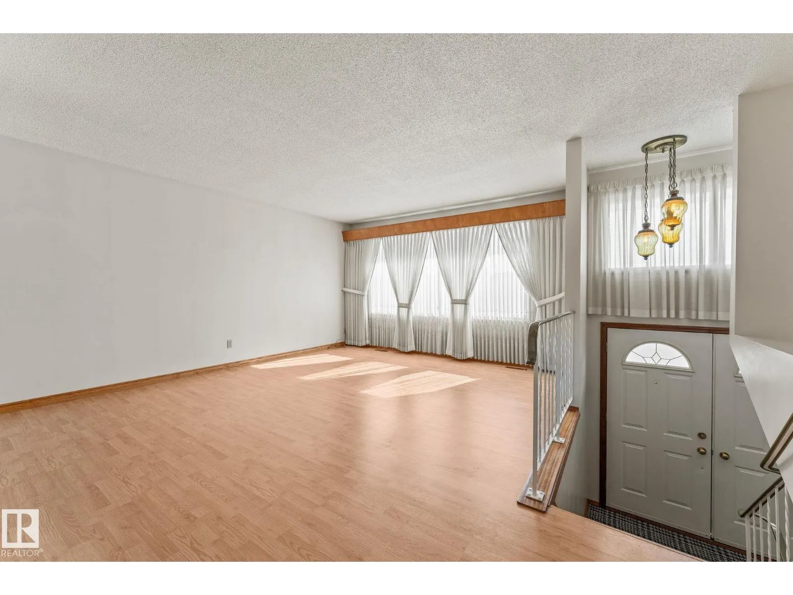 13820 86 ST NW