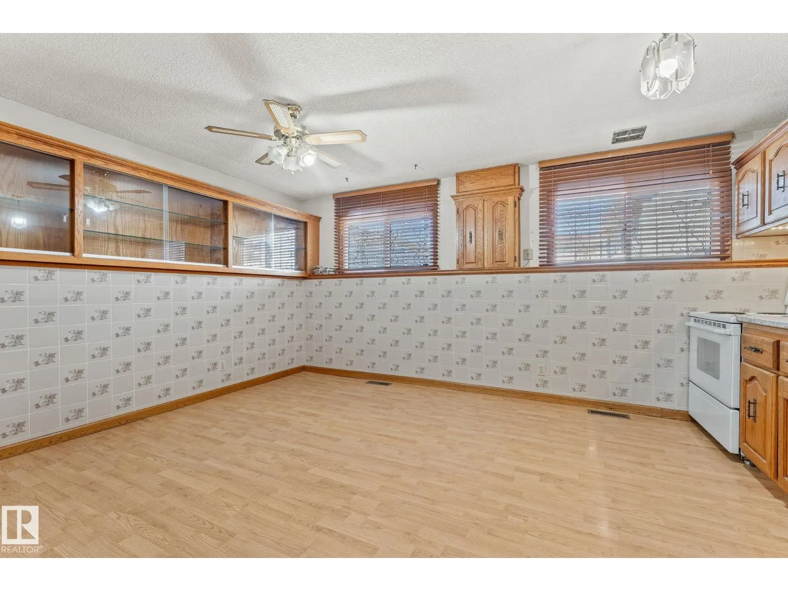 13820 86 ST NW