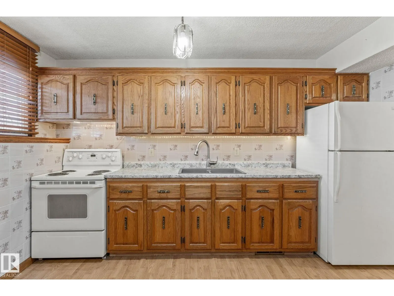 13820 86 ST NW