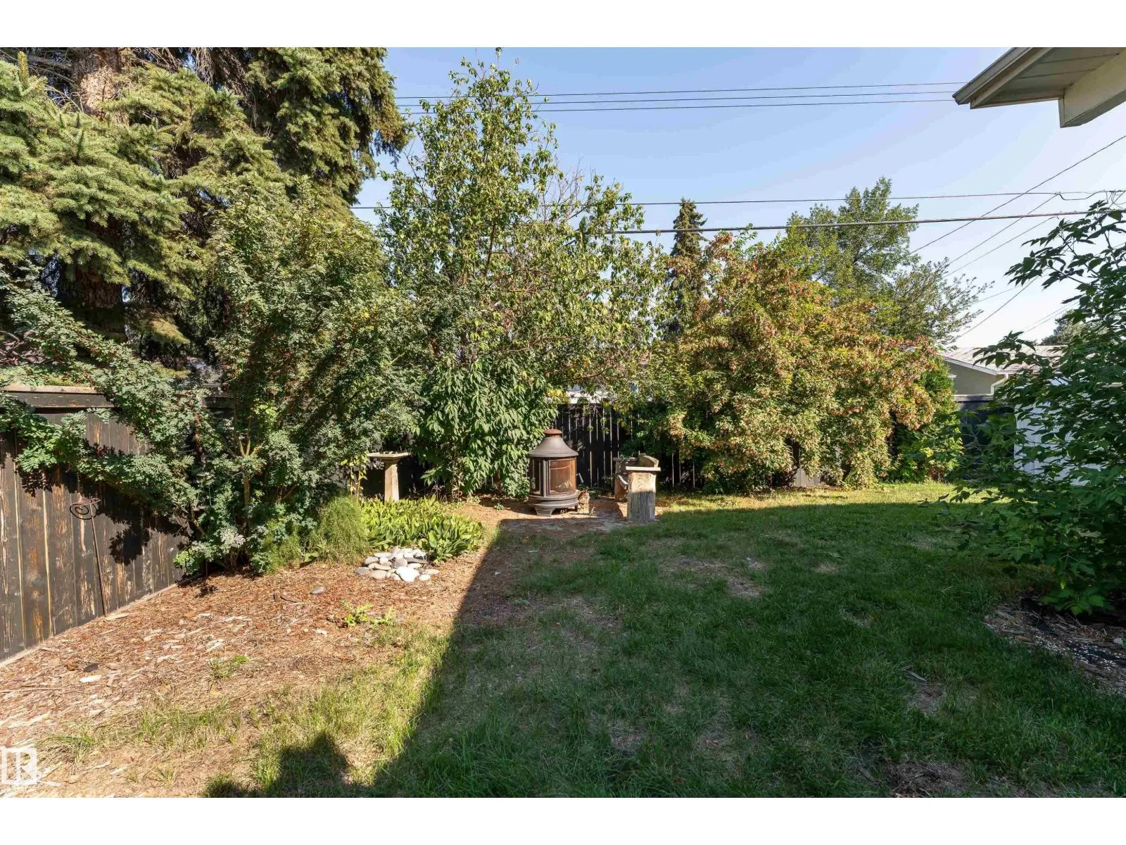 6004 102 AV NW