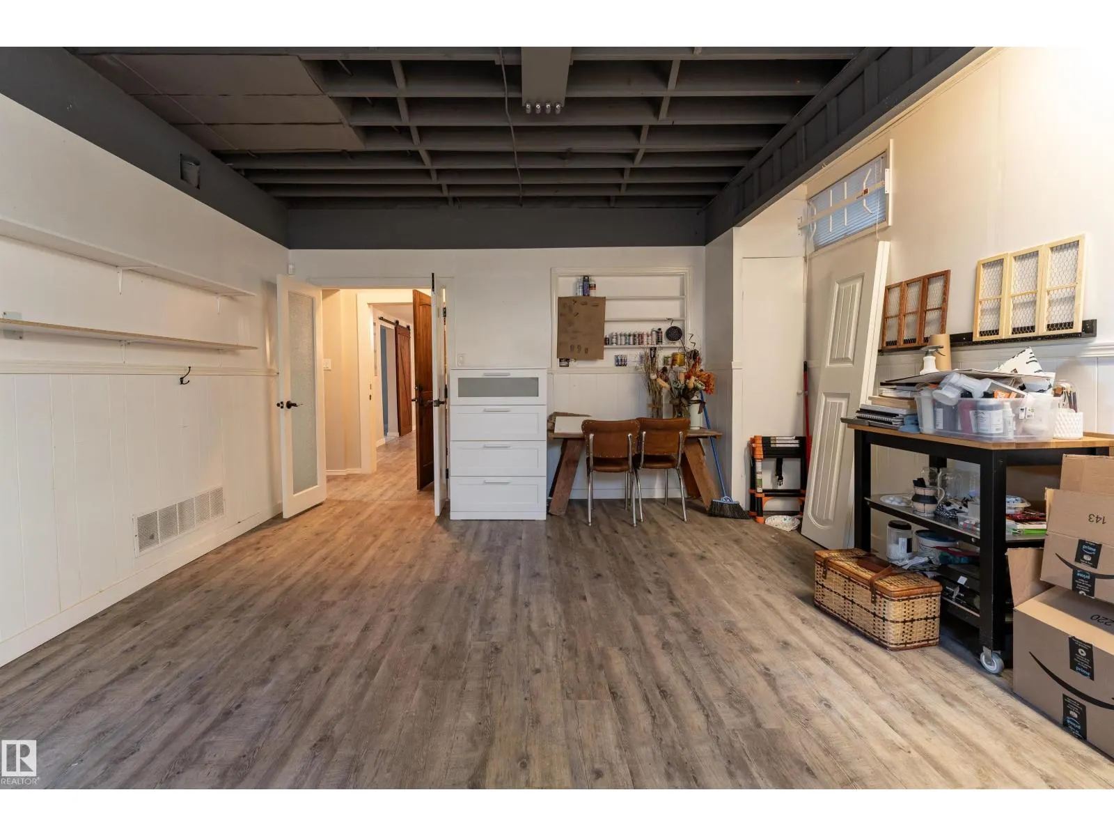 6004 102 AV NW