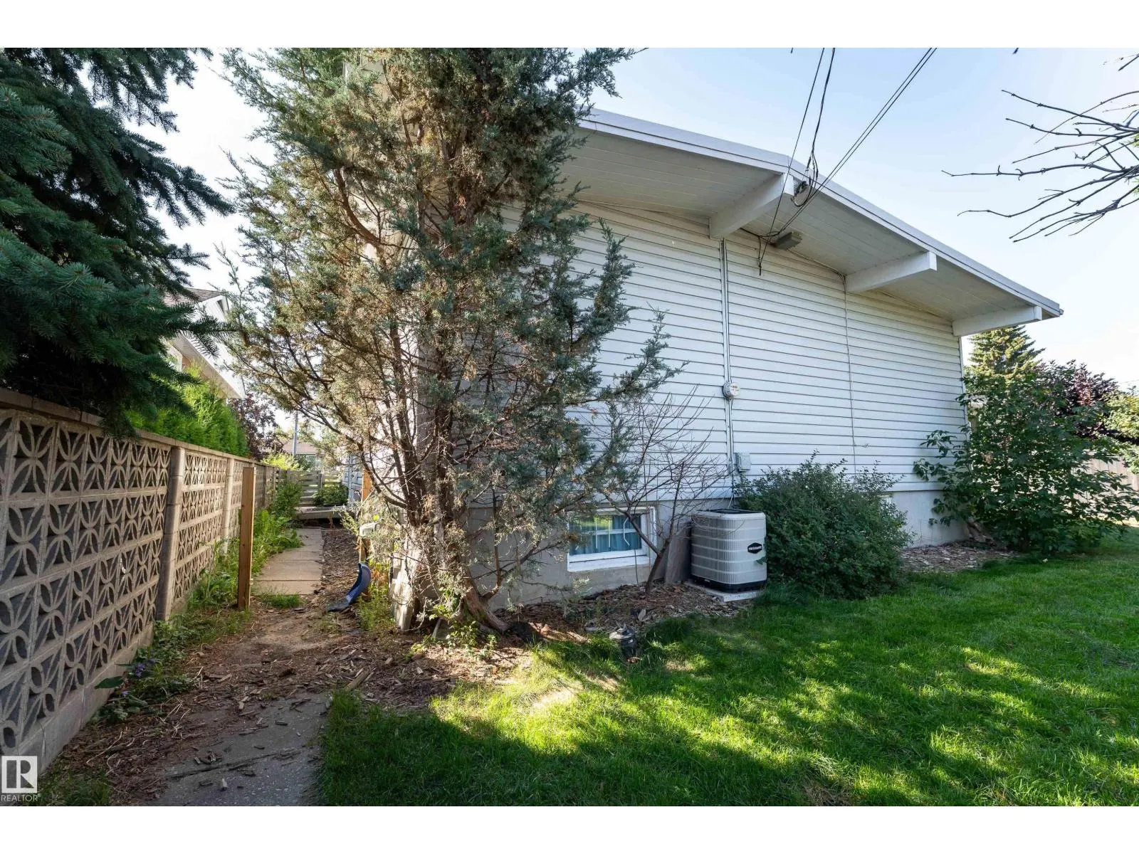 6004 102 AV NW