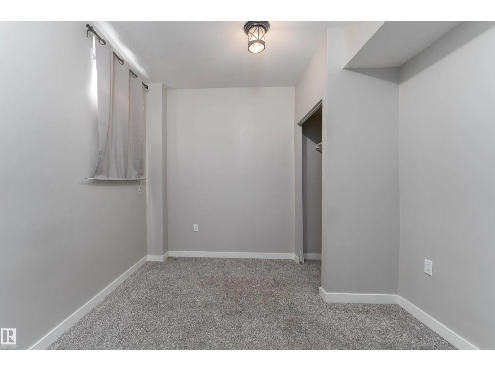 6004 102 AV NW