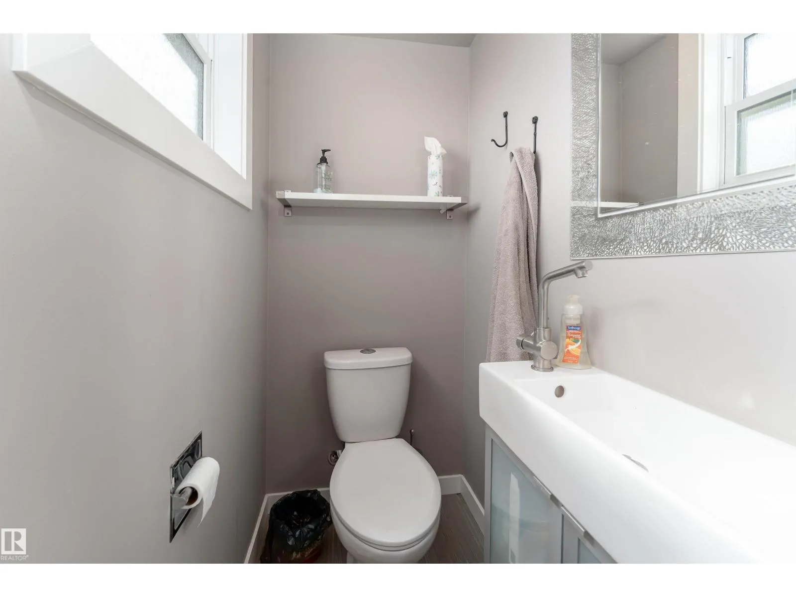 6004 102 AV NW