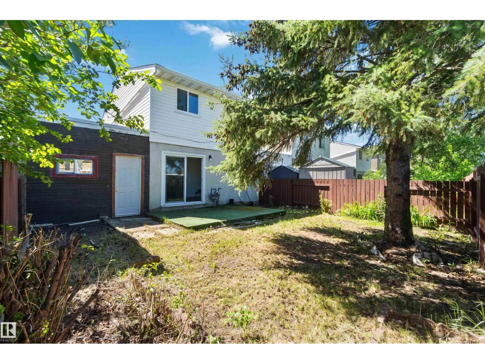 1096 MILLBOURNE E NW
