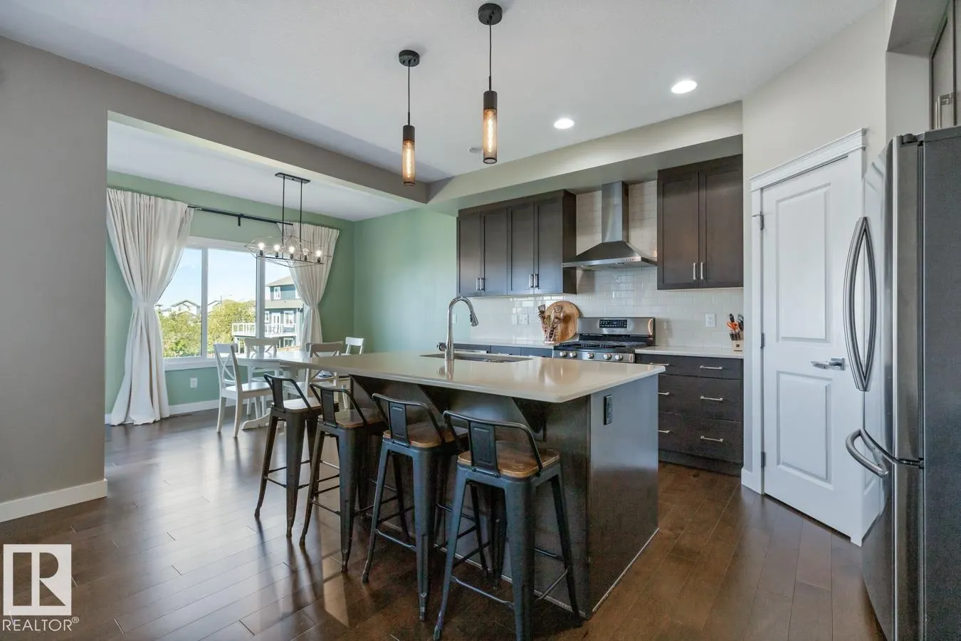 1640 25 ST NW