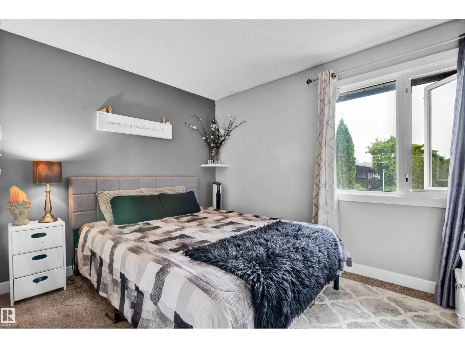3279 139 AV NW