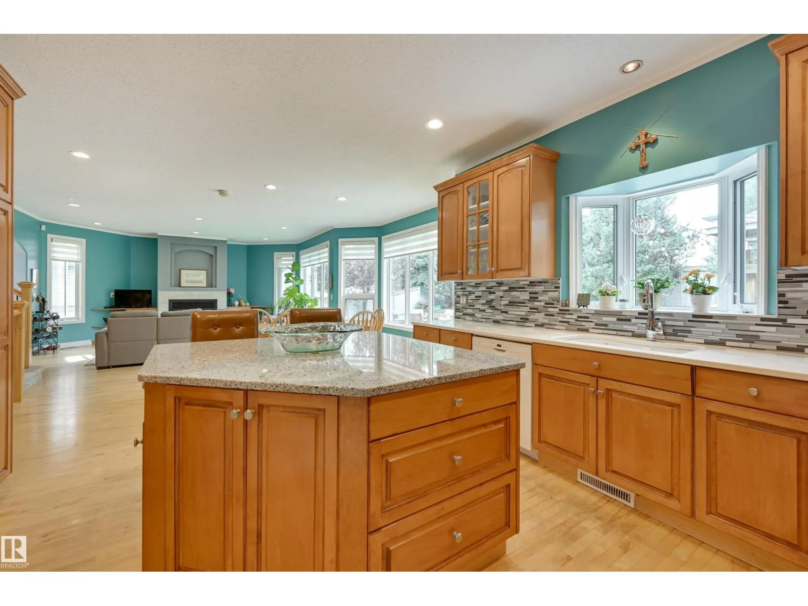 81 DECHENE RD NW