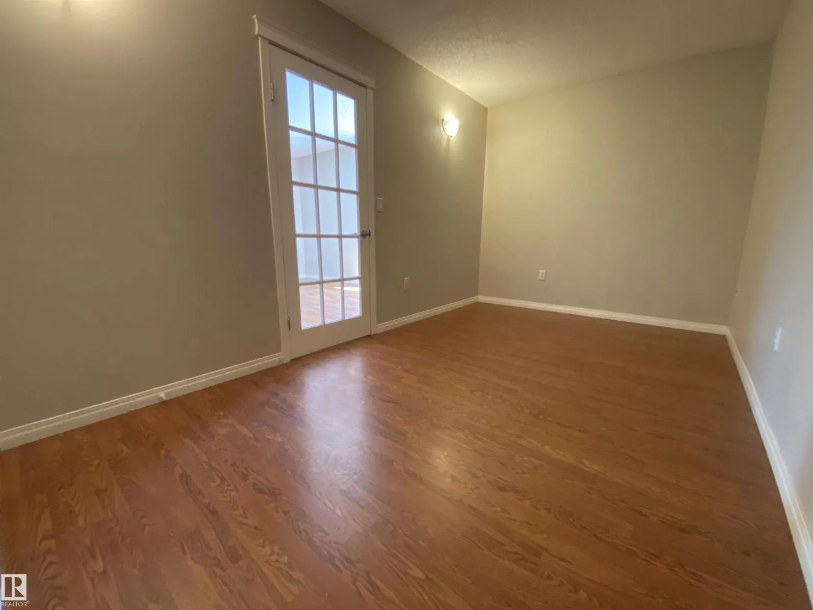 #304 6210 101 AV NW