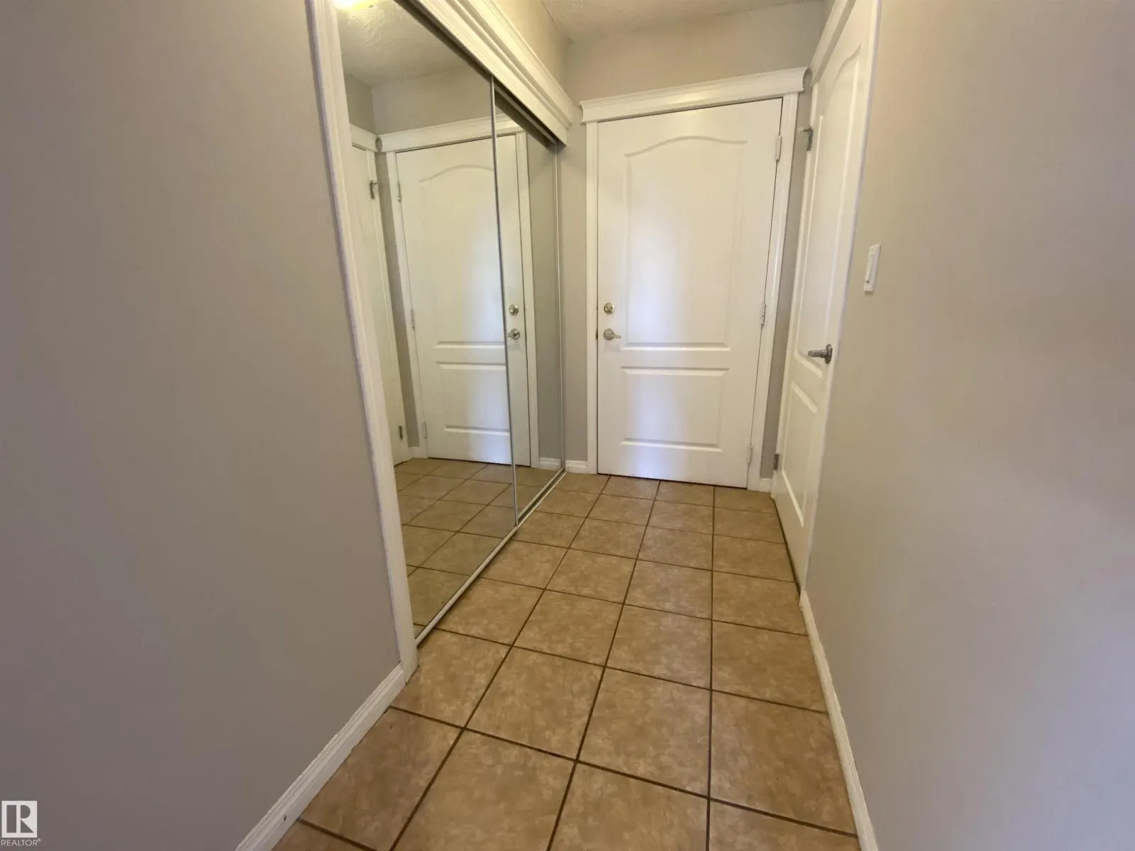 #304 6210 101 AV NW