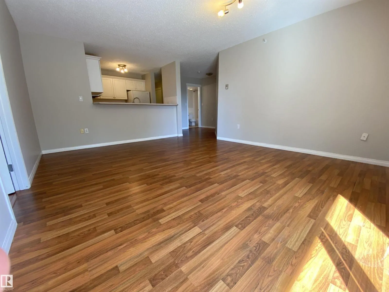 #304 6210 101 AV NW