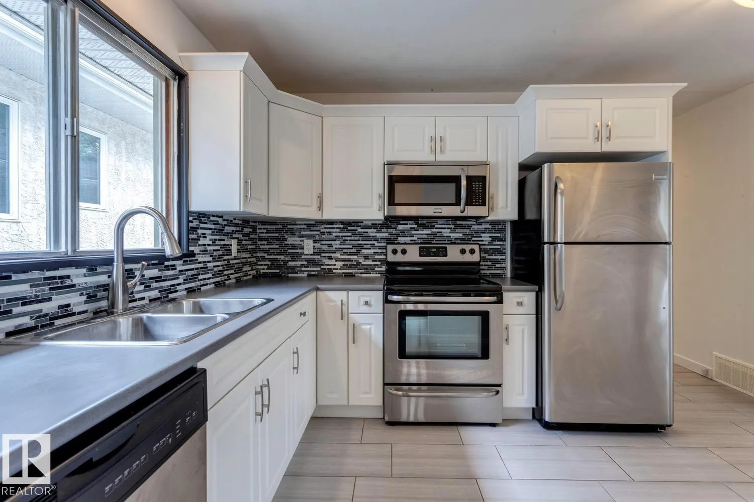 11348 87 ST NW