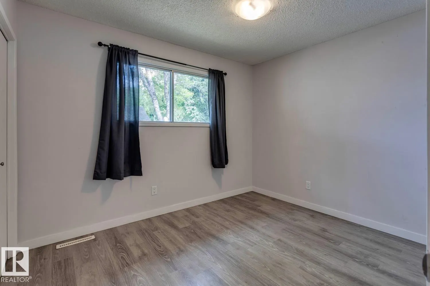 11348 87 ST NW