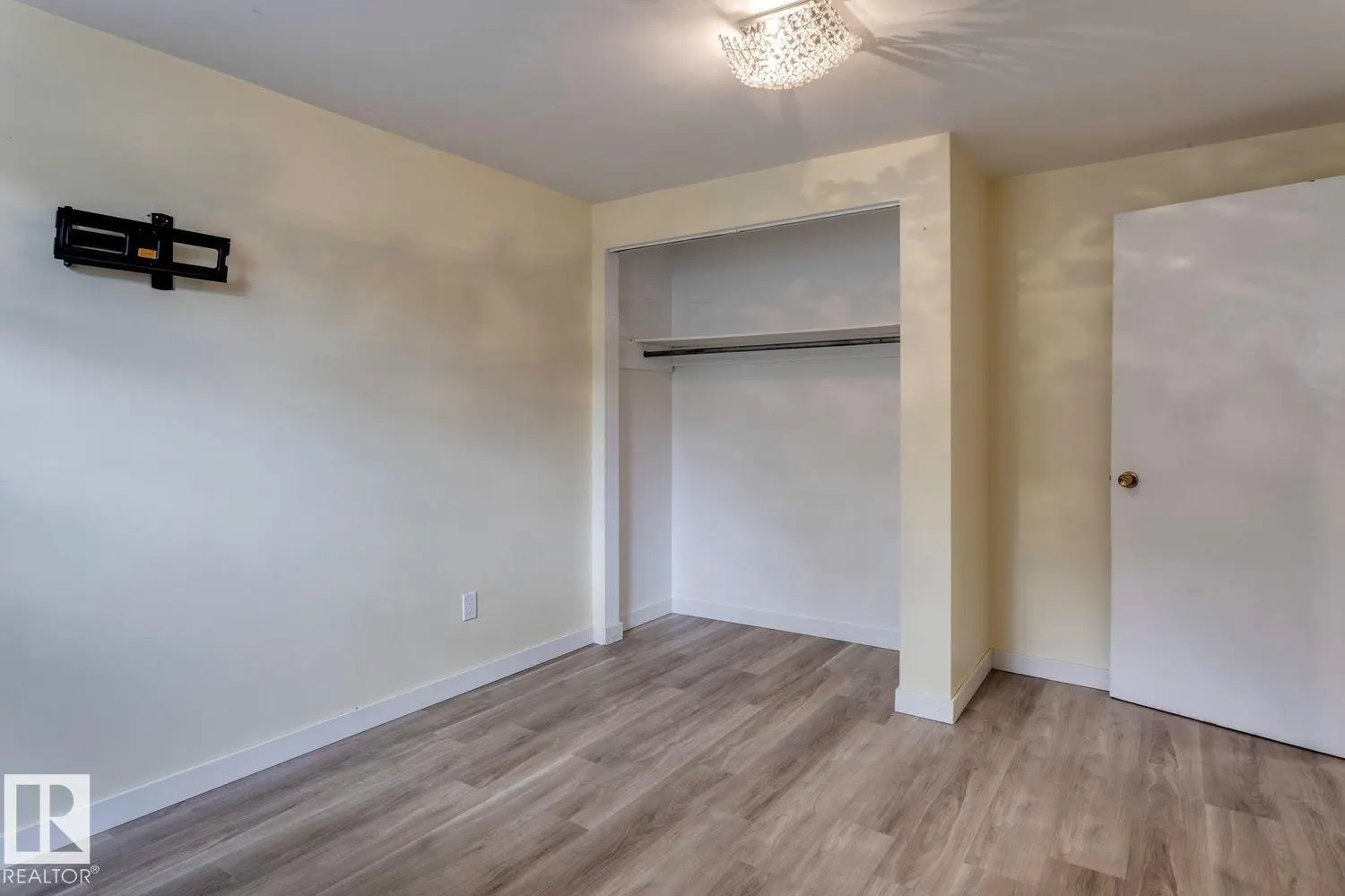 11348 87 ST NW