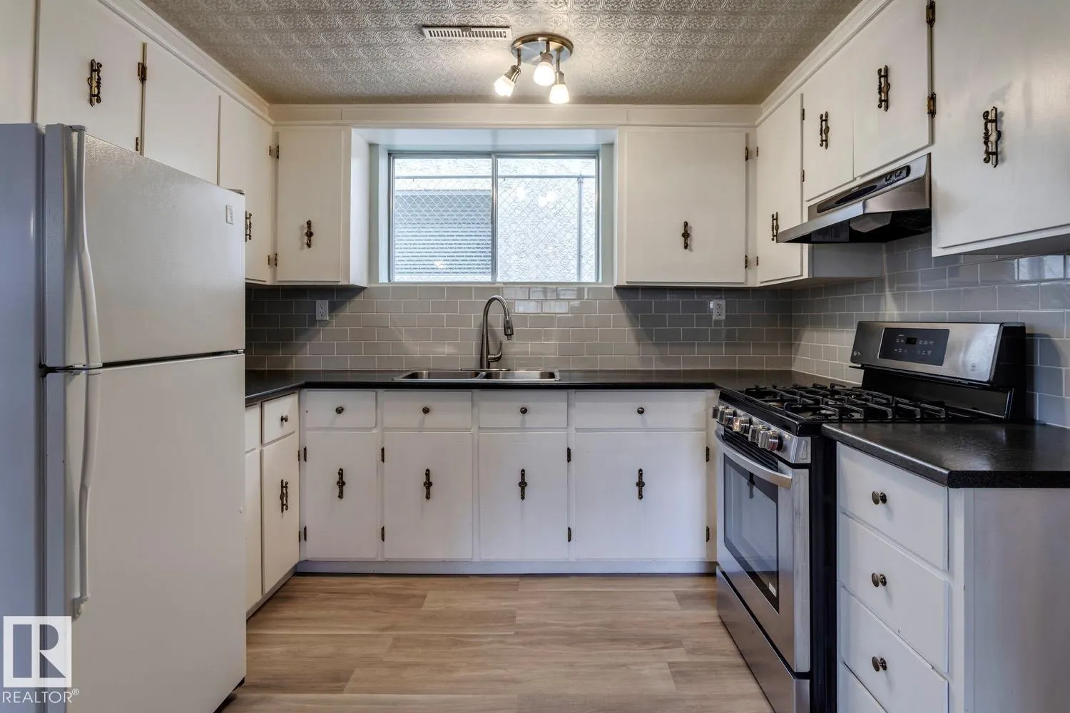 11348 87 ST NW