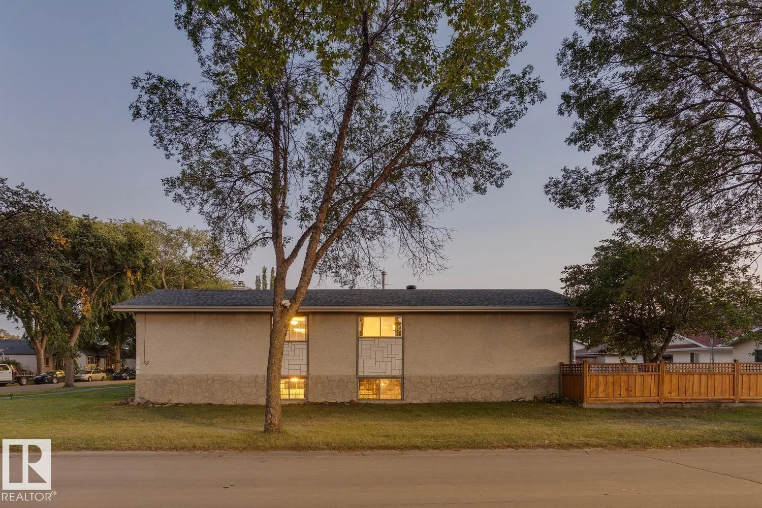 11348 87 ST NW