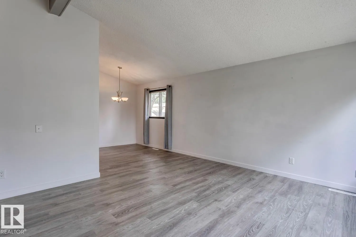 11348 87 ST NW