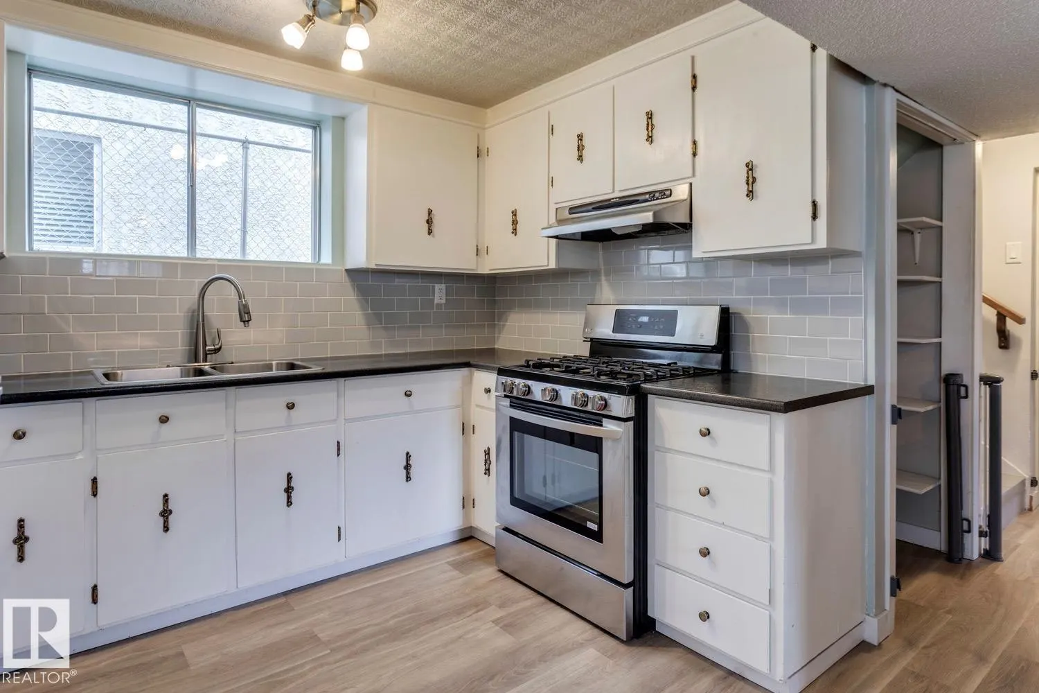 11348 87 ST NW