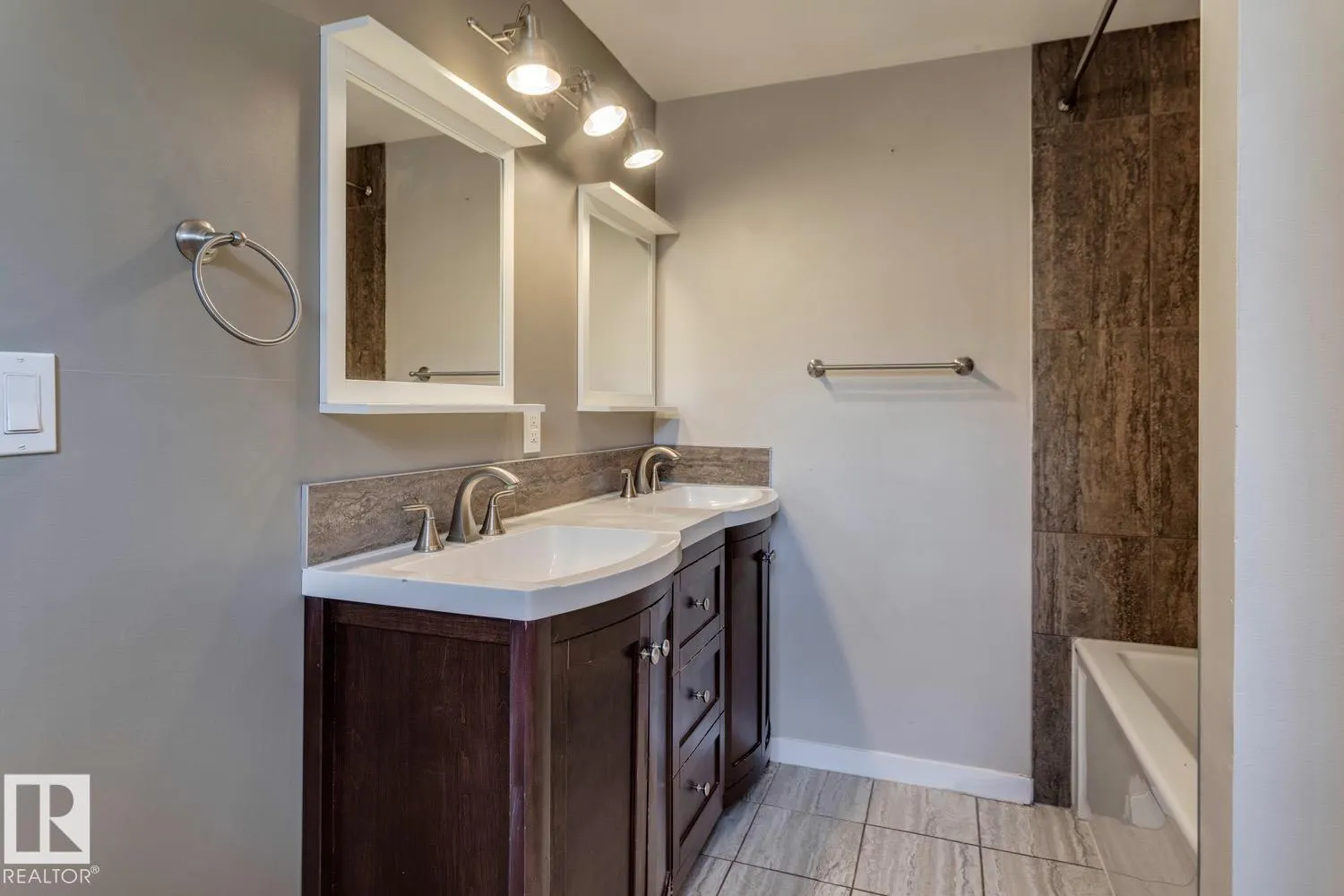11348 87 ST NW