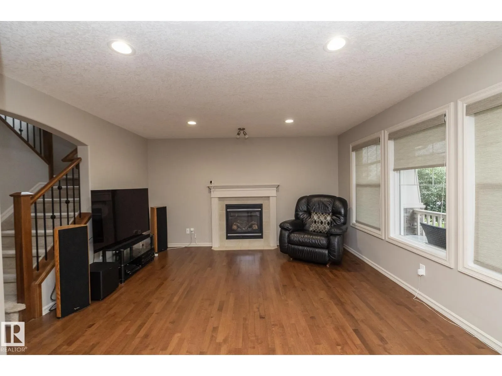 7117 SOUTH TERWILLEGAR DR NW