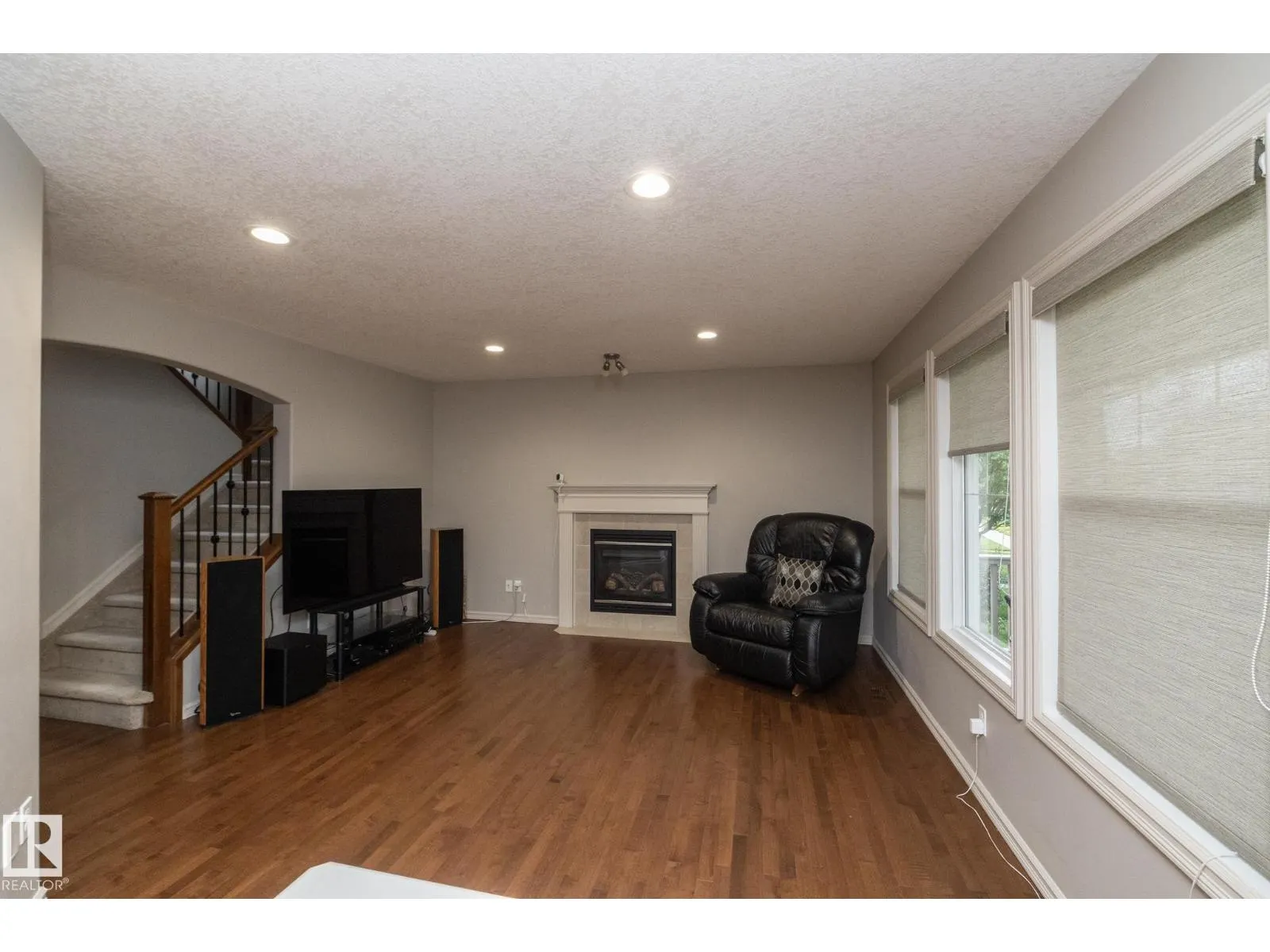 7117 SOUTH TERWILLEGAR DR NW