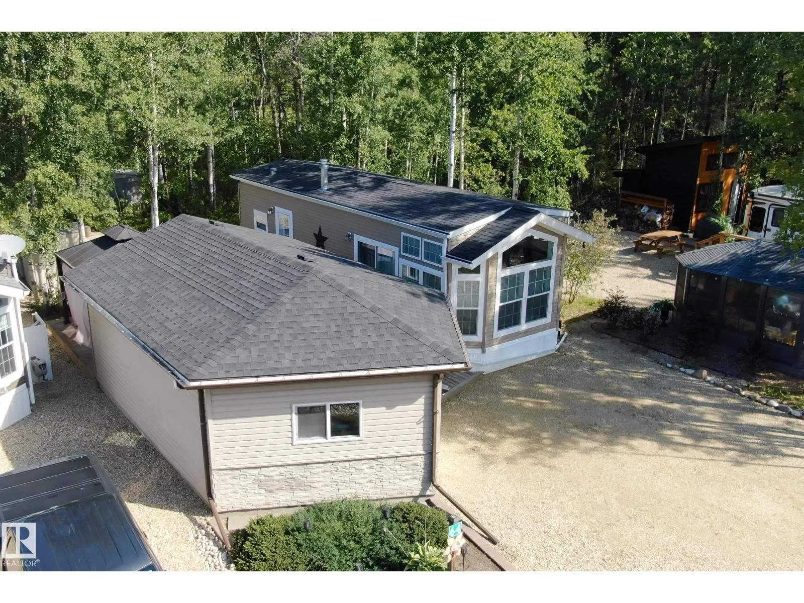 #64 53206 RGE ROAD 55 A
