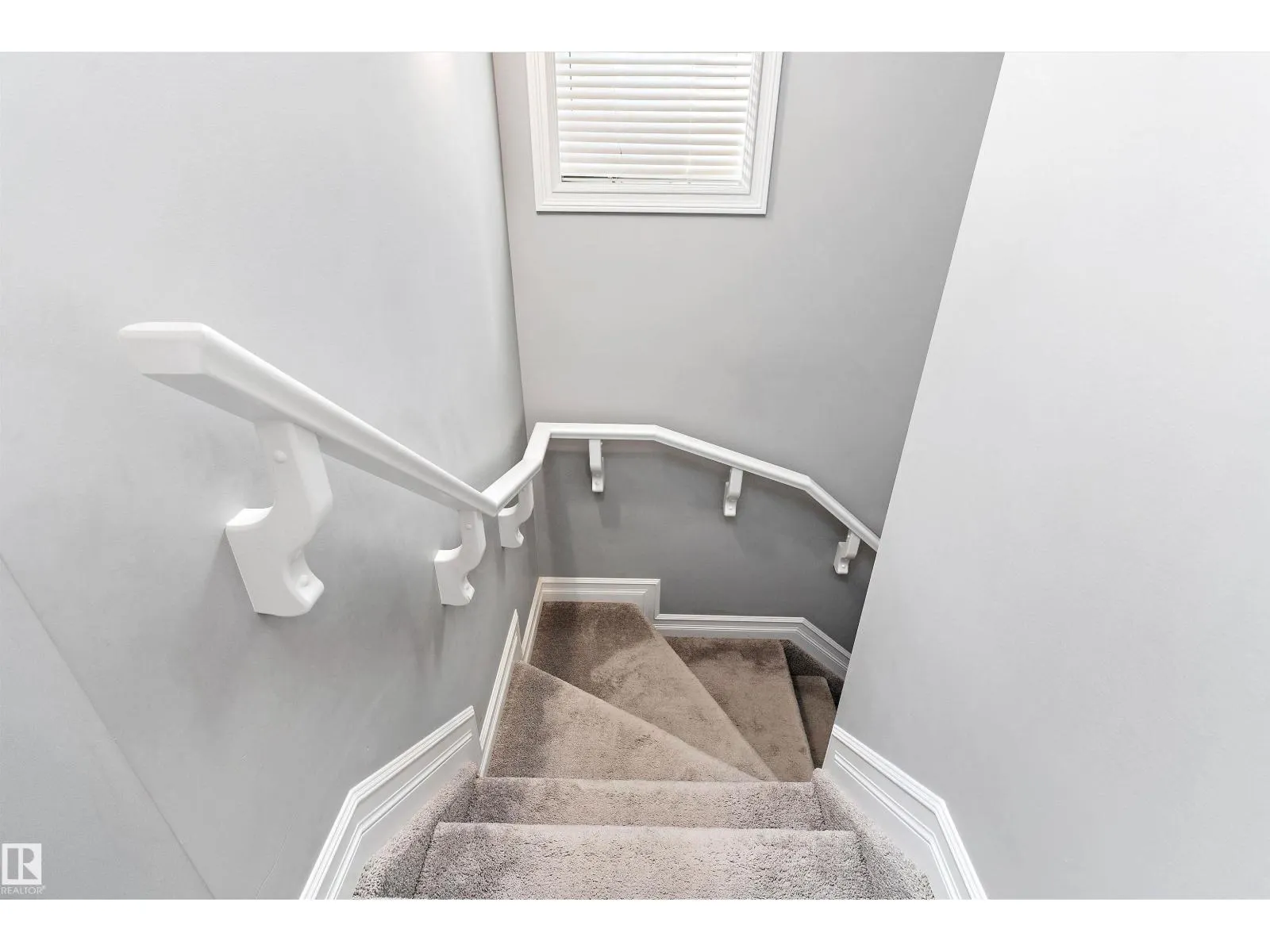 5813 64 ST