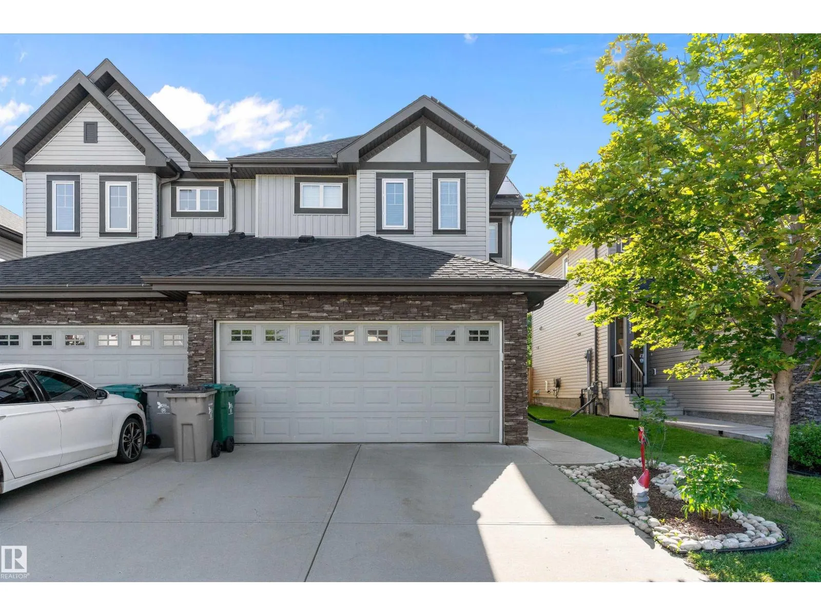 5813 64 ST