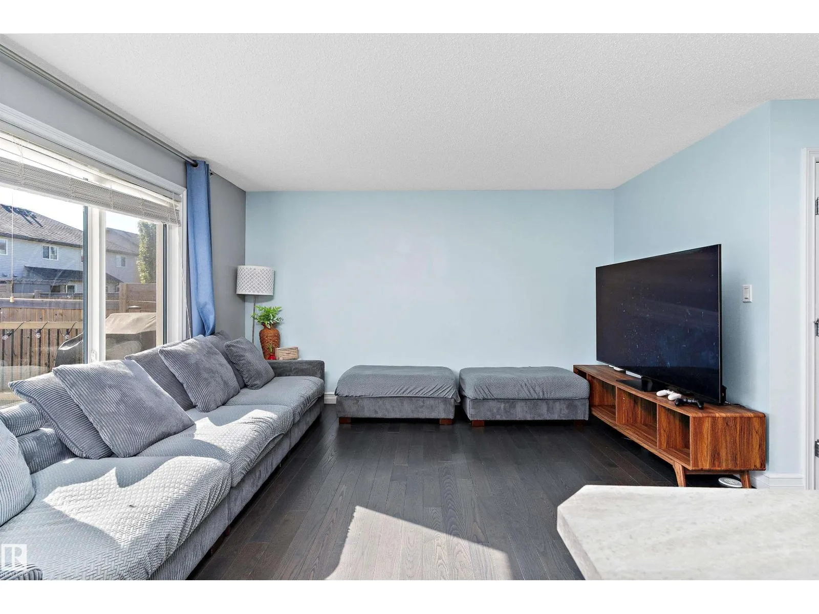 5813 64 ST