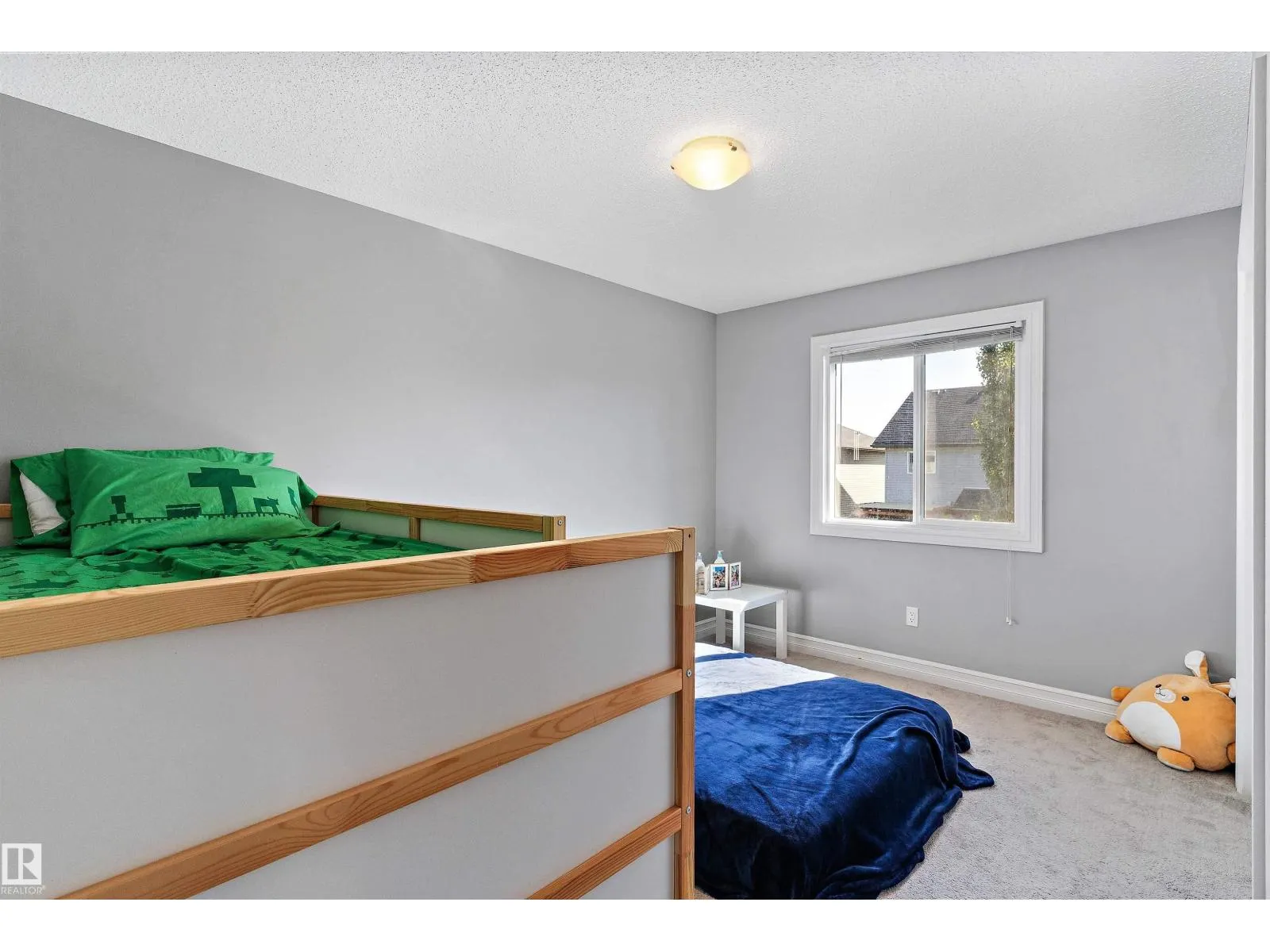 5813 64 ST