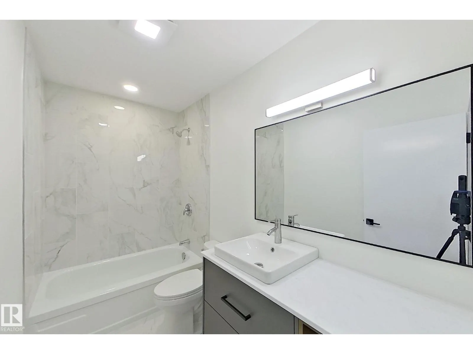 13336 105 ST NW