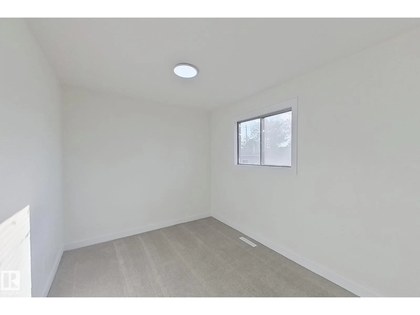 13336 105 ST NW
