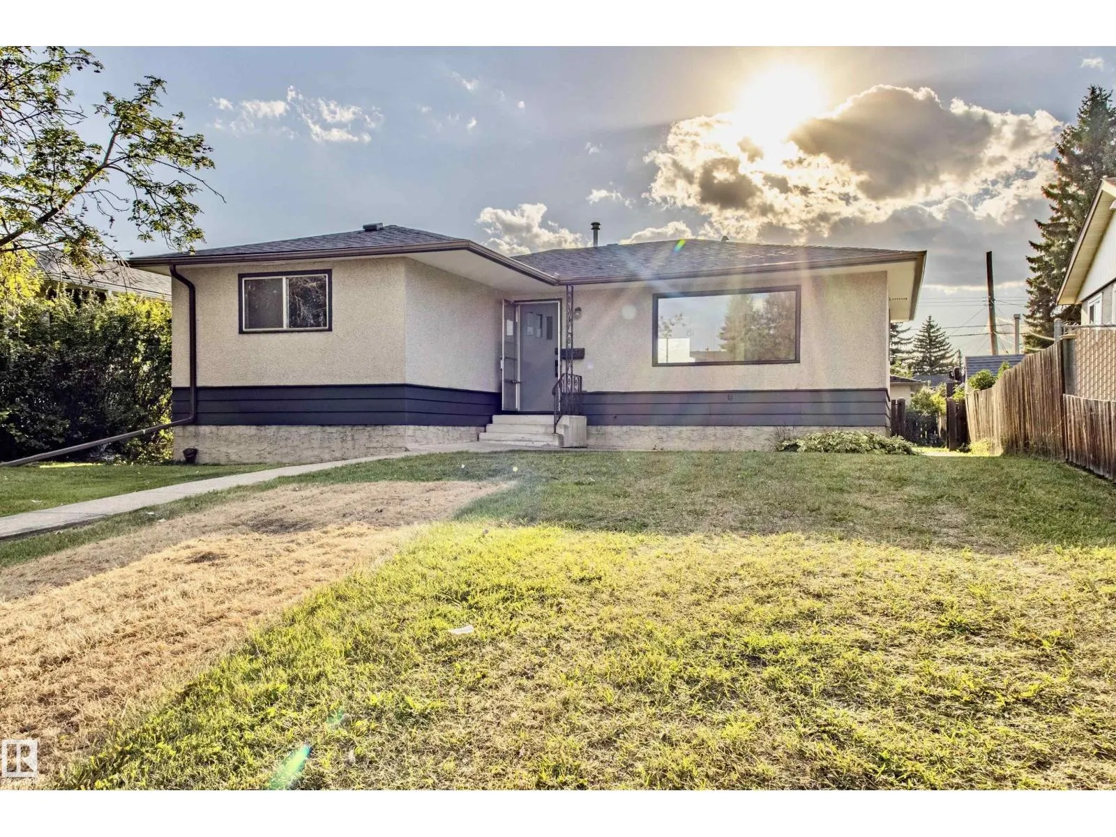 13336 105 ST NW