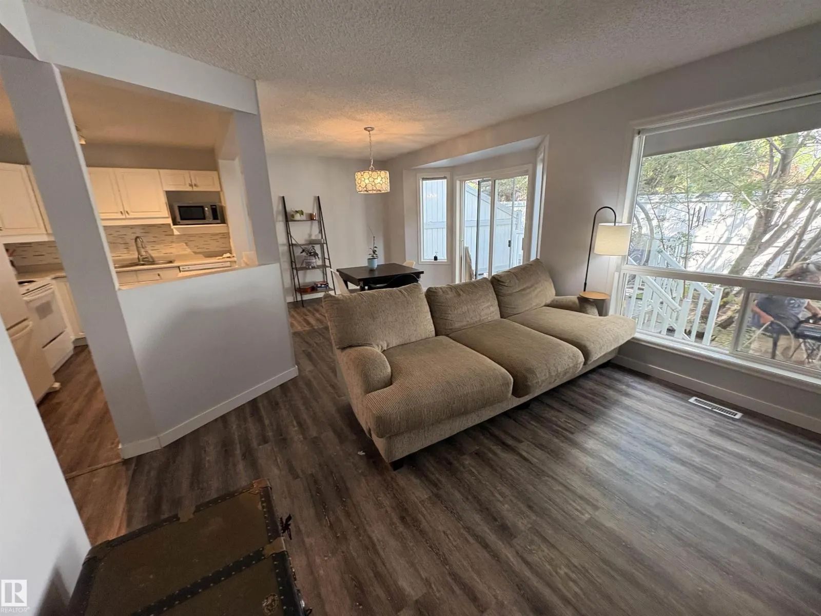 #60 3 POIRIER AV