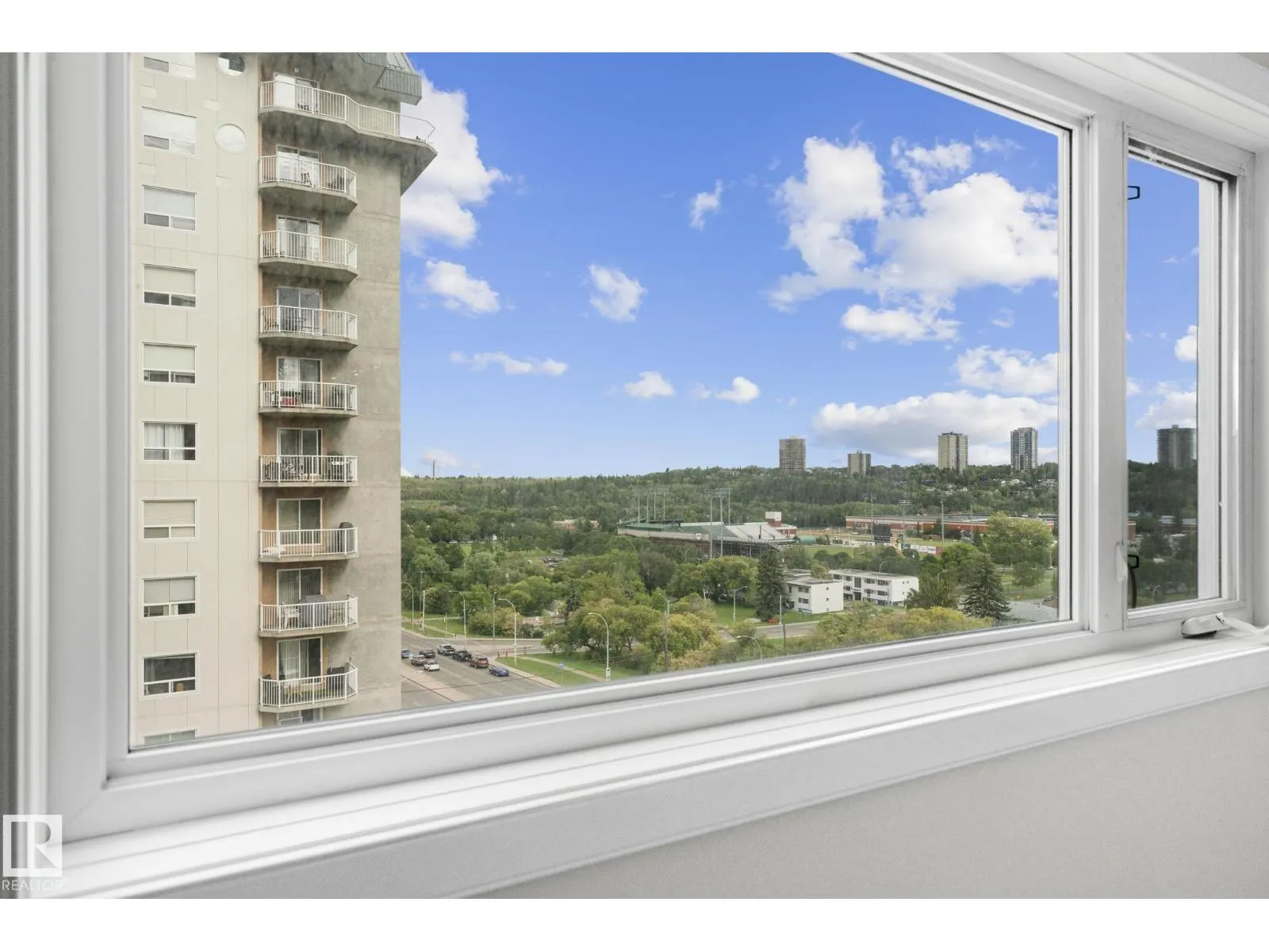 #806 9710 105 ST NW