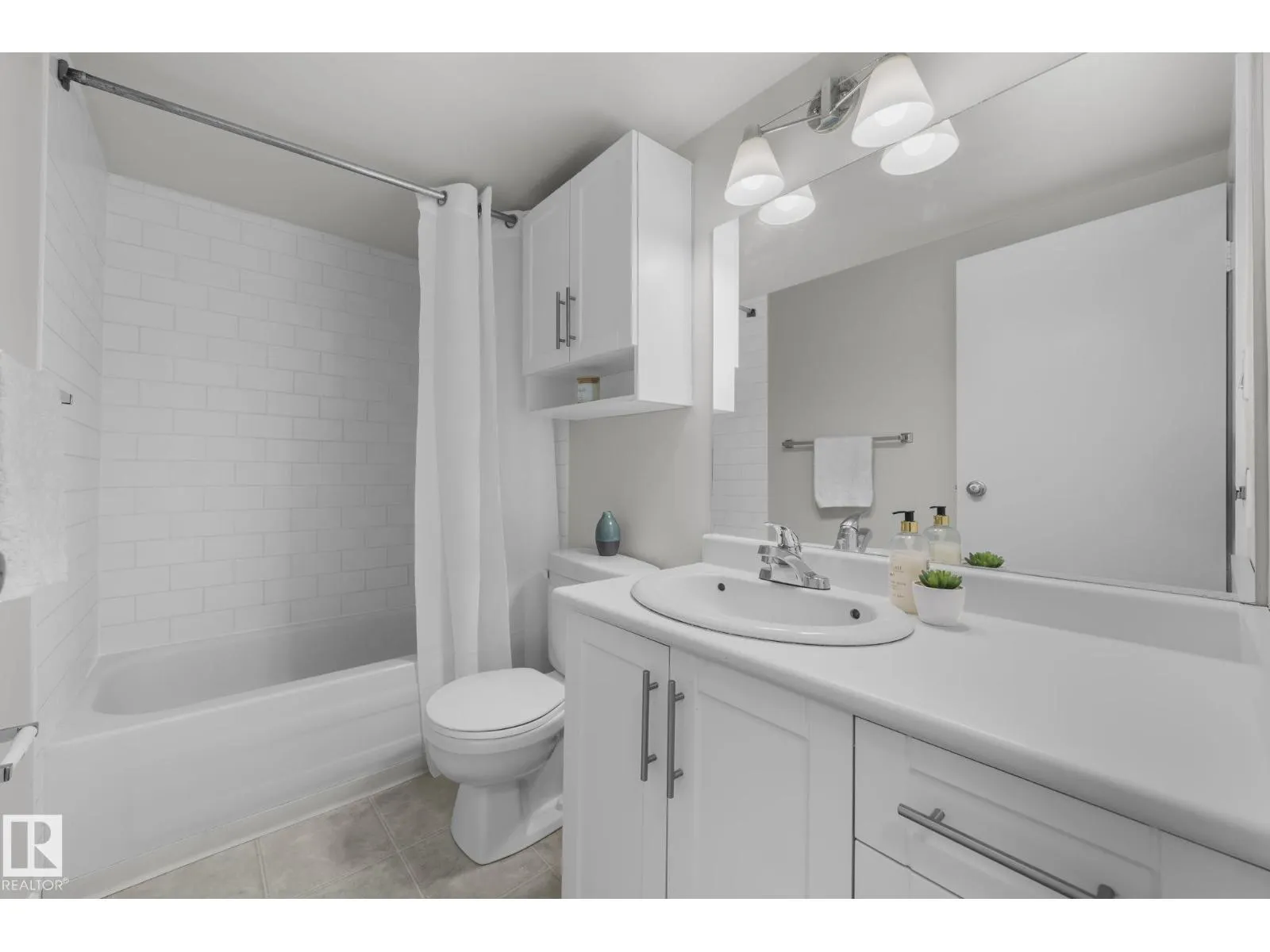 #806 9710 105 ST NW