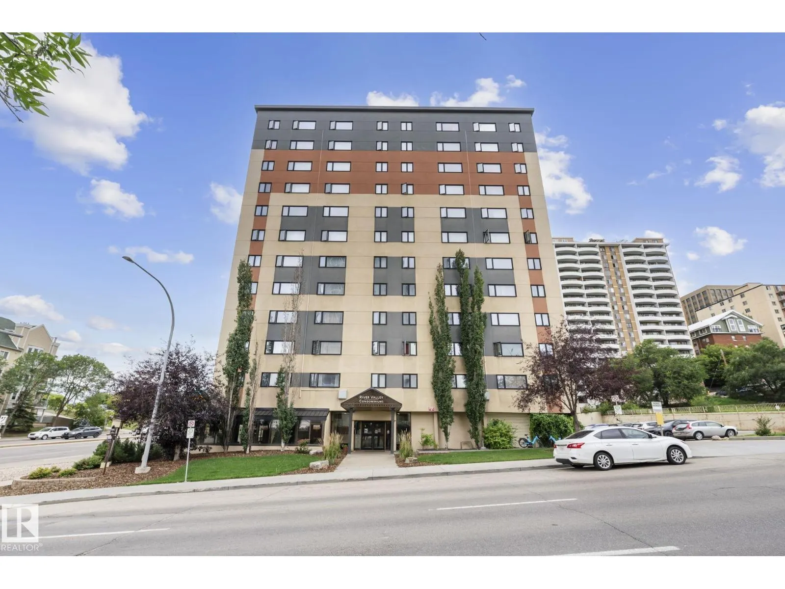 #806 9710 105 ST NW