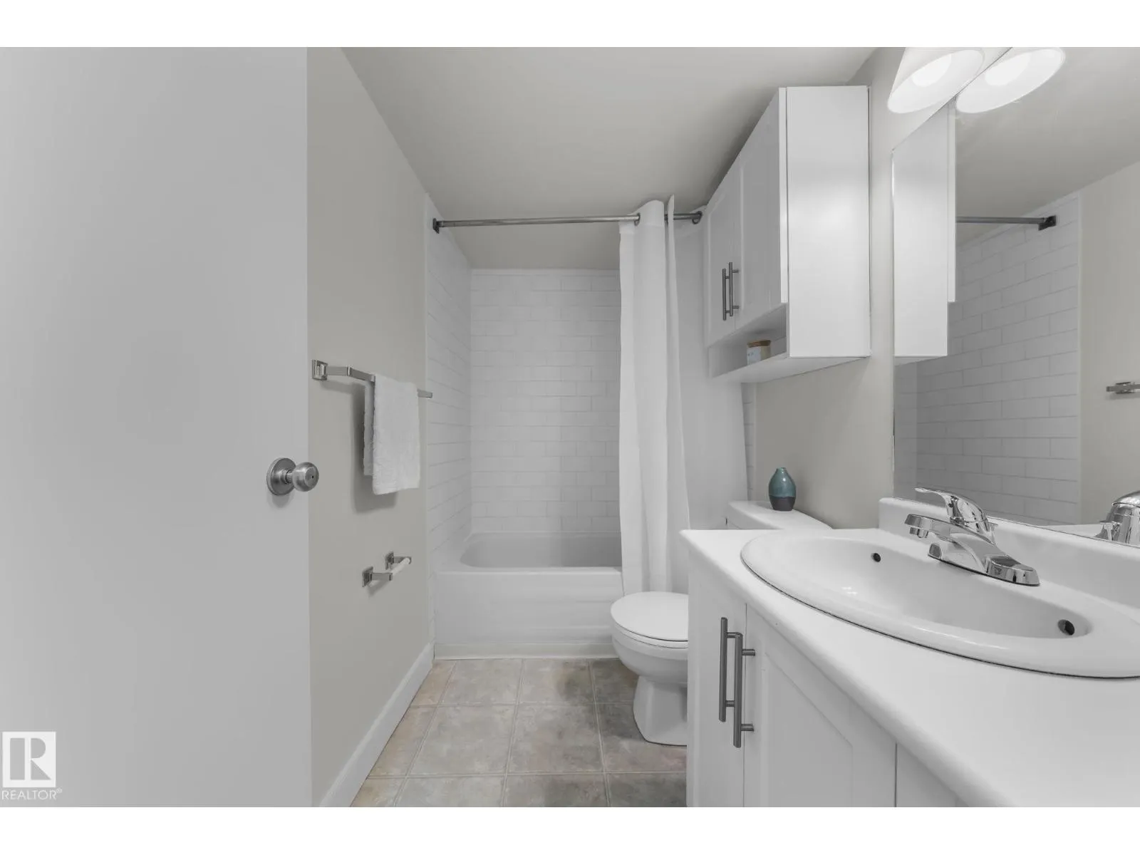 #806 9710 105 ST NW