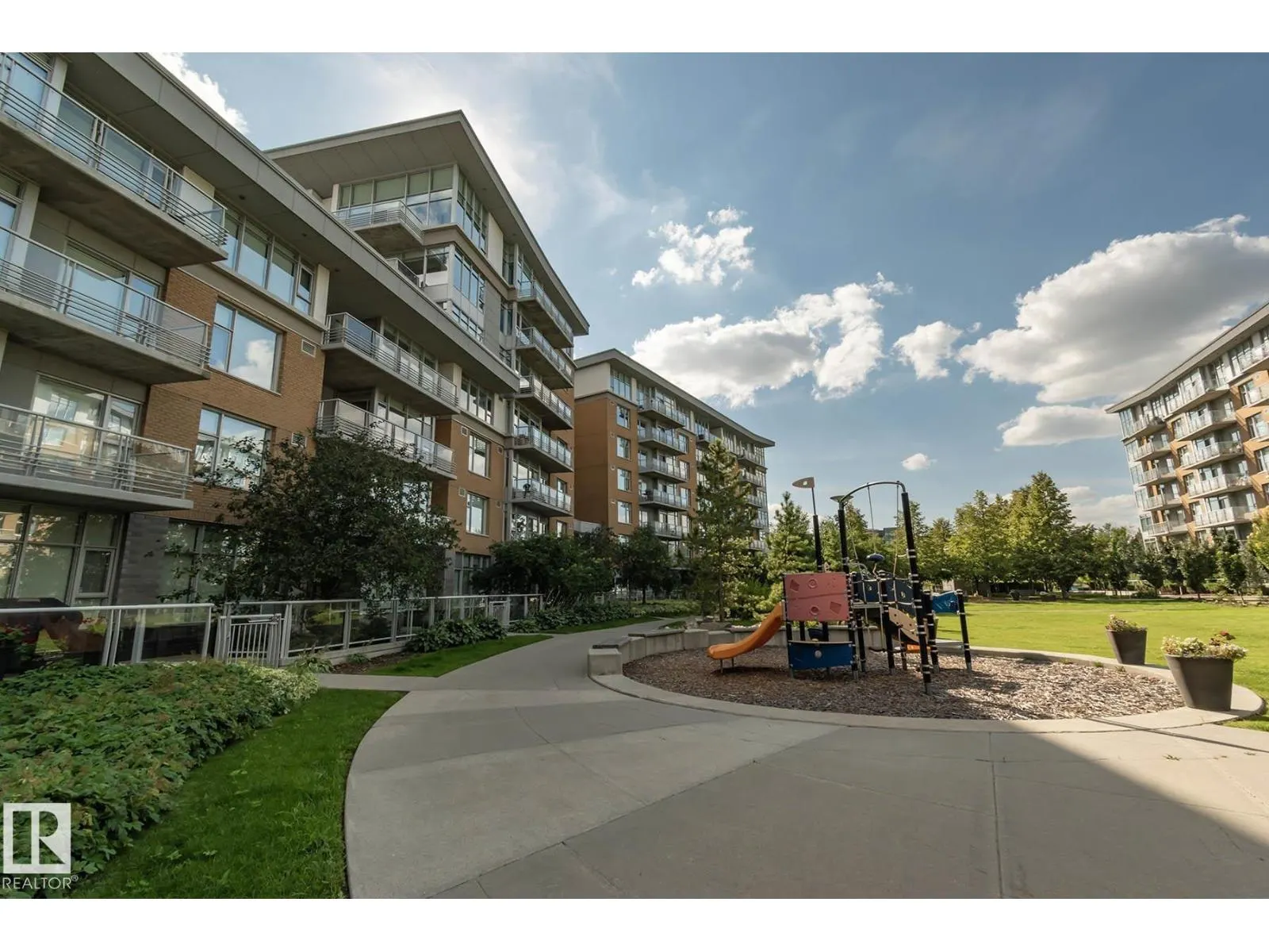 #703 2504 109 ST NW