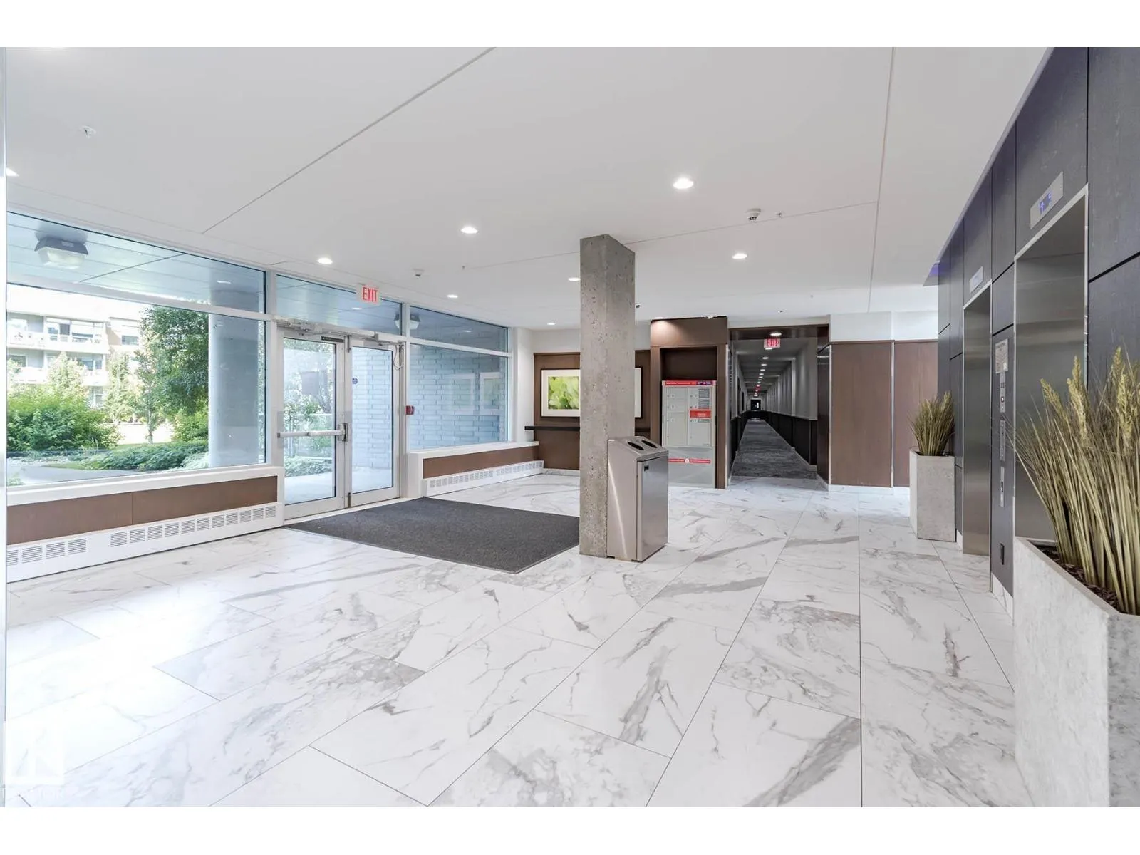 #703 2504 109 ST NW