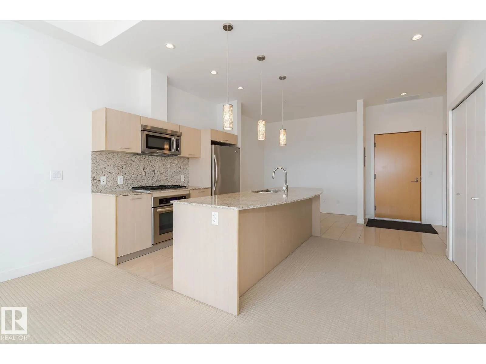 #703 2504 109 ST NW