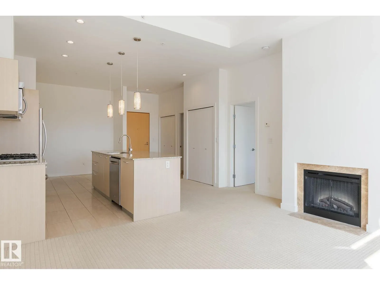 #703 2504 109 ST NW