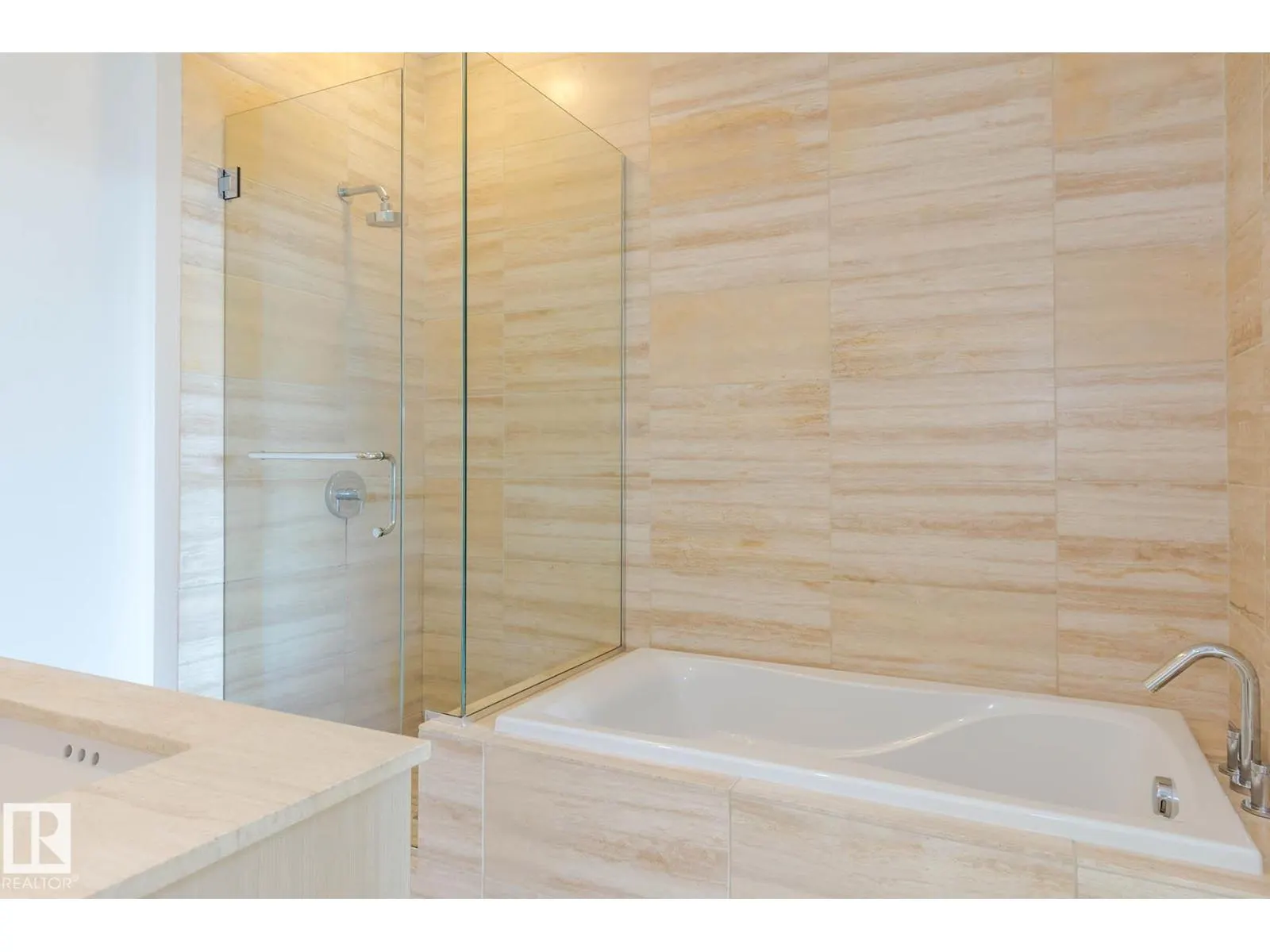 #703 2504 109 ST NW