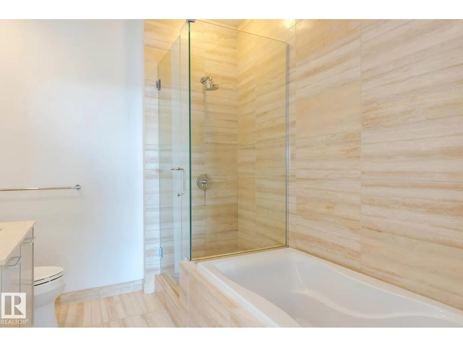 #703 2504 109 ST NW