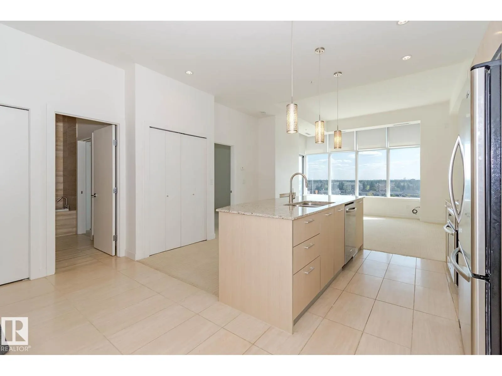 #703 2504 109 ST NW
