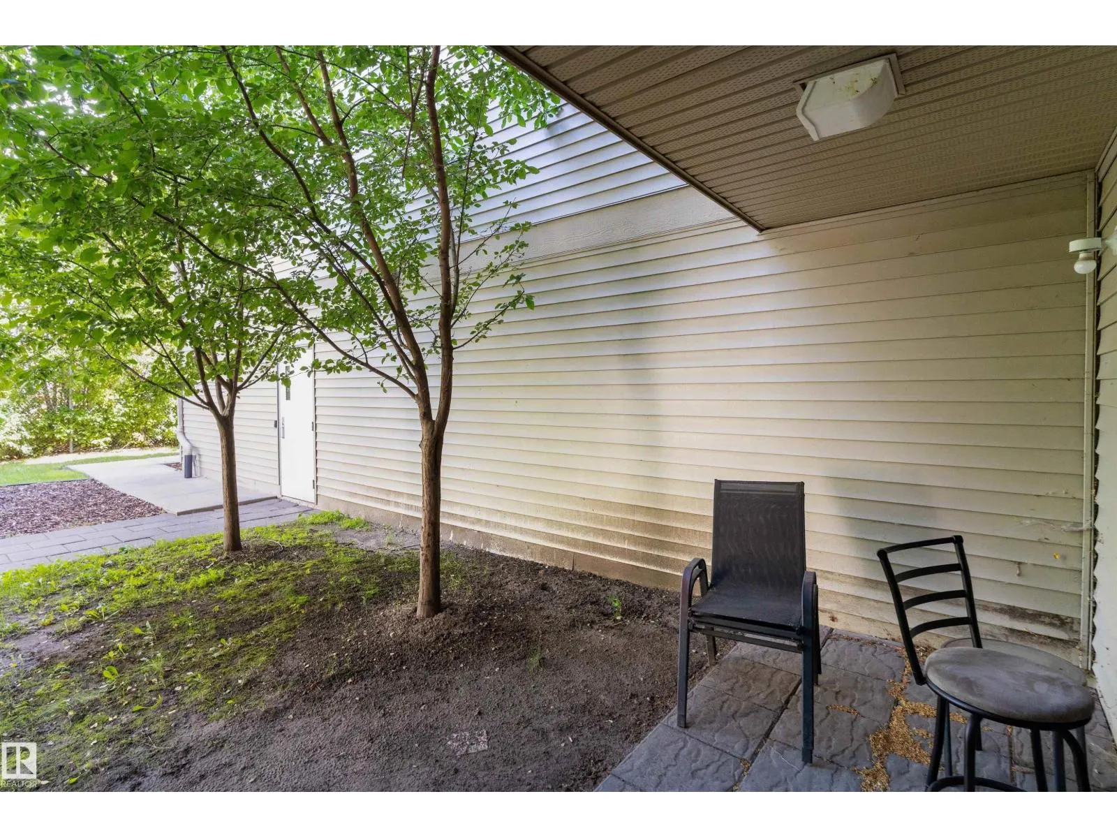 #111 610 CALAHOO RD