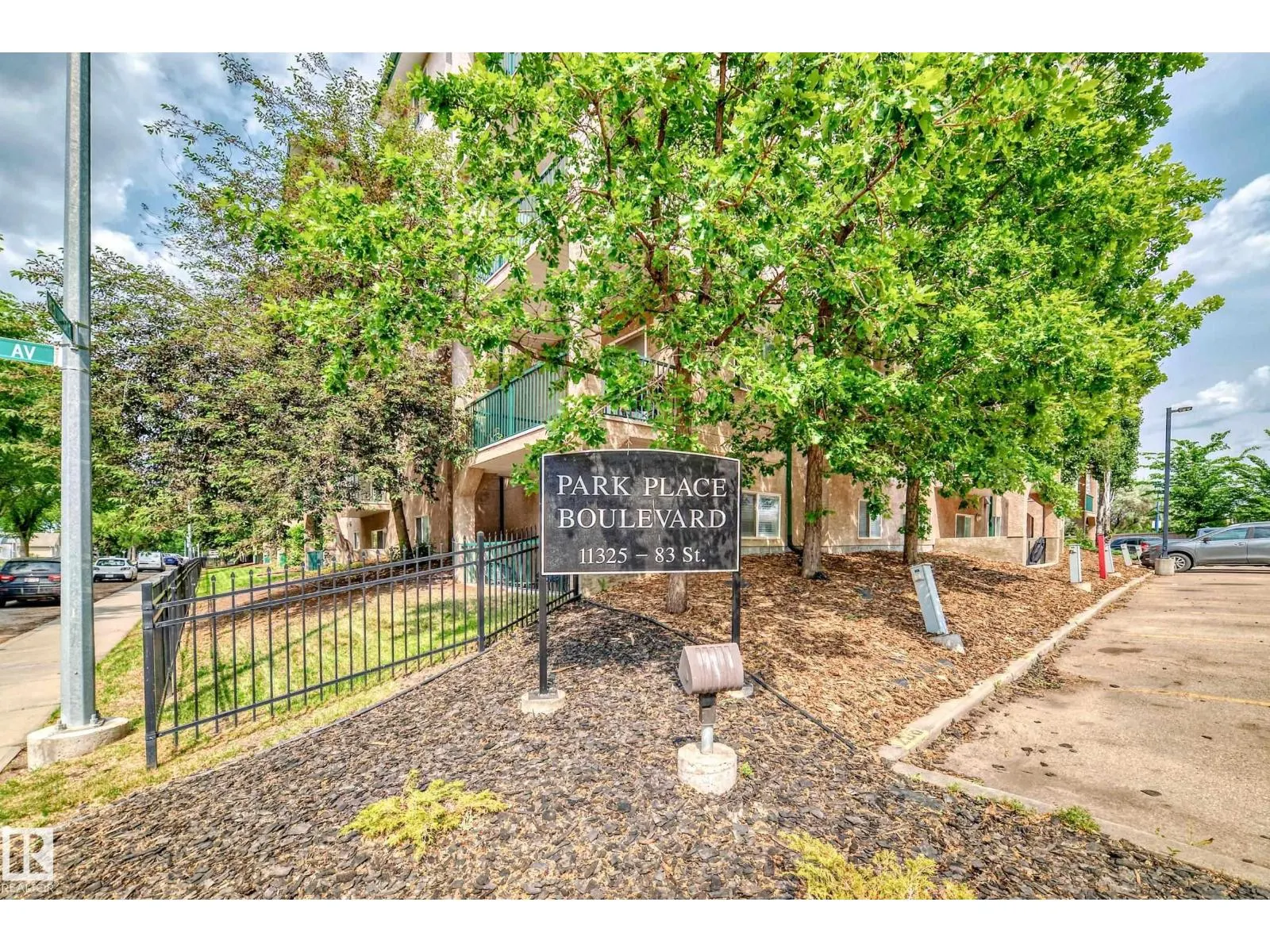 #306 11325 83 ST NW